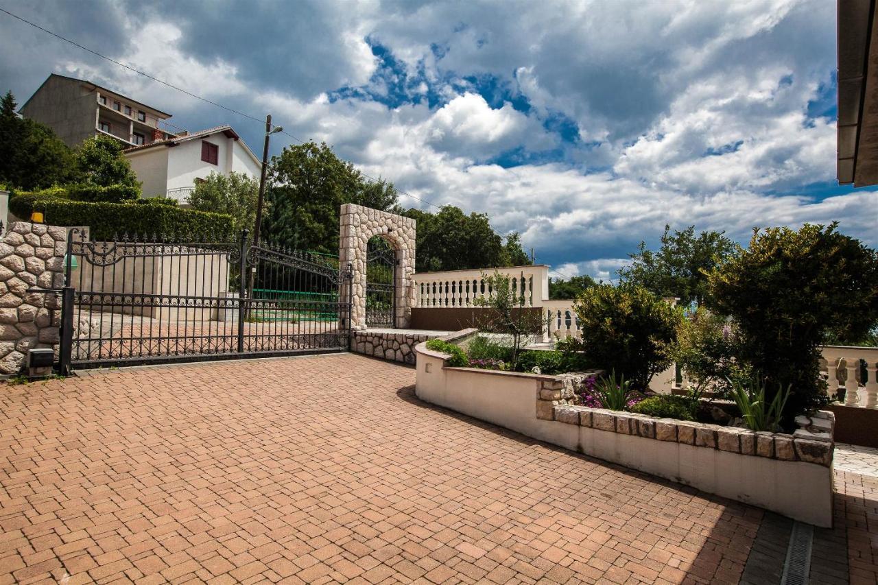 Apartments With A Parking Space Crikvenica - 11307 Buitenkant foto