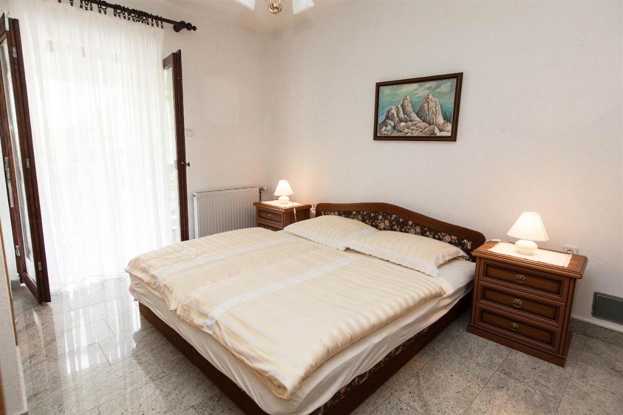 Apartments With A Parking Space Crikvenica - 11307 Buitenkant foto